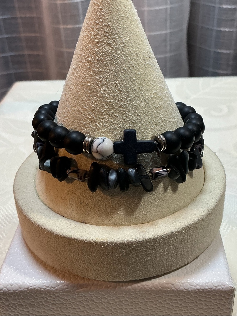 Natural Black Agate Toggle & White Magnesite Beaded Stretch Silver Tone Bracelet